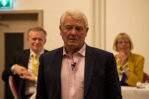 Paddy Ashdown speaking Paddy Ashdown speaking 2