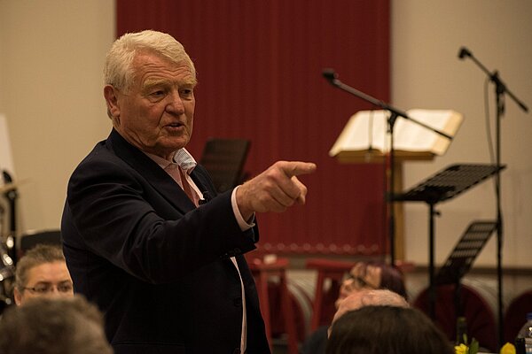 Paddy Ashdown speaking Paddy Ashdown speaking 3